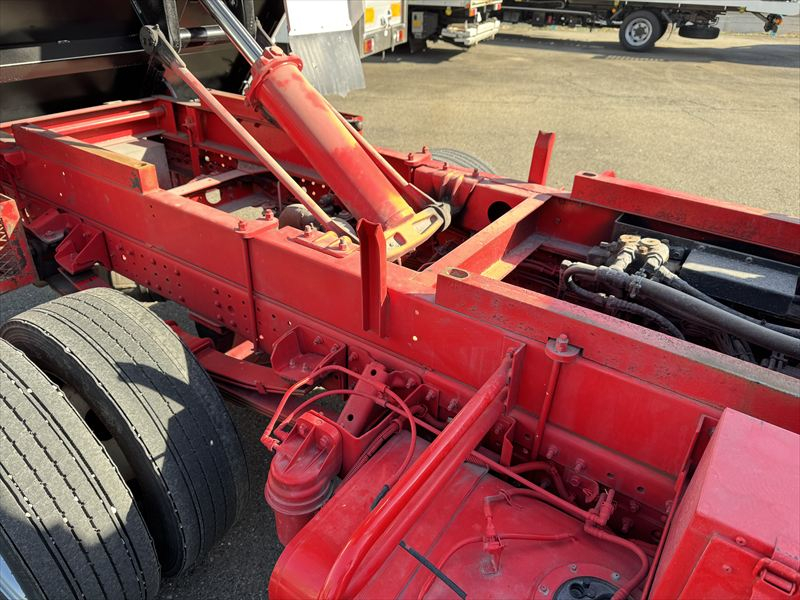 クレーン付ダンプ|中古トラックの販売・買取・査定のアイナビ