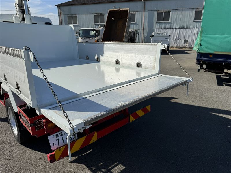 クレーン付ダンプ|中古トラックの販売・買取・査定のアイナビ