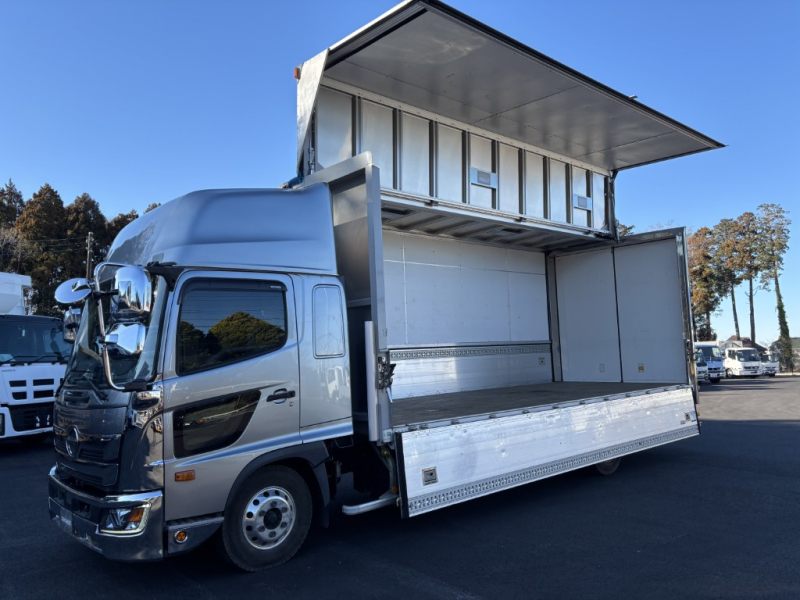 ワイドベッド付ハイルーフ融雪仕様メッキ、ステン多数|中古トラックの販売・買取・査定のアイナビ