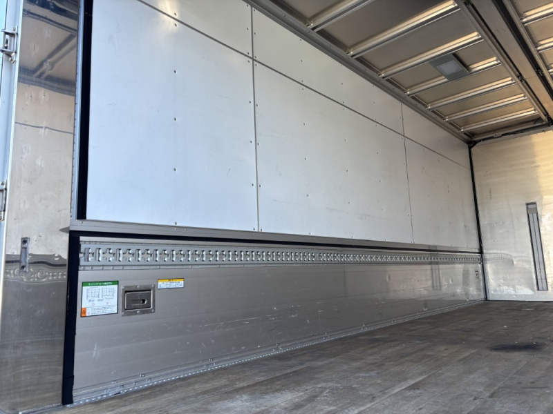 ワイドベッド付ハイルーフ融雪仕様メッキ、ステン多数|中古トラックの販売・買取・査定のアイナビ