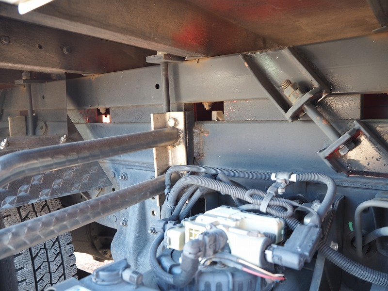 三菱ふそうキャンター10尺アルミブロック造り平ボディ|中古トラックの販売・買取・査定のアイナビ