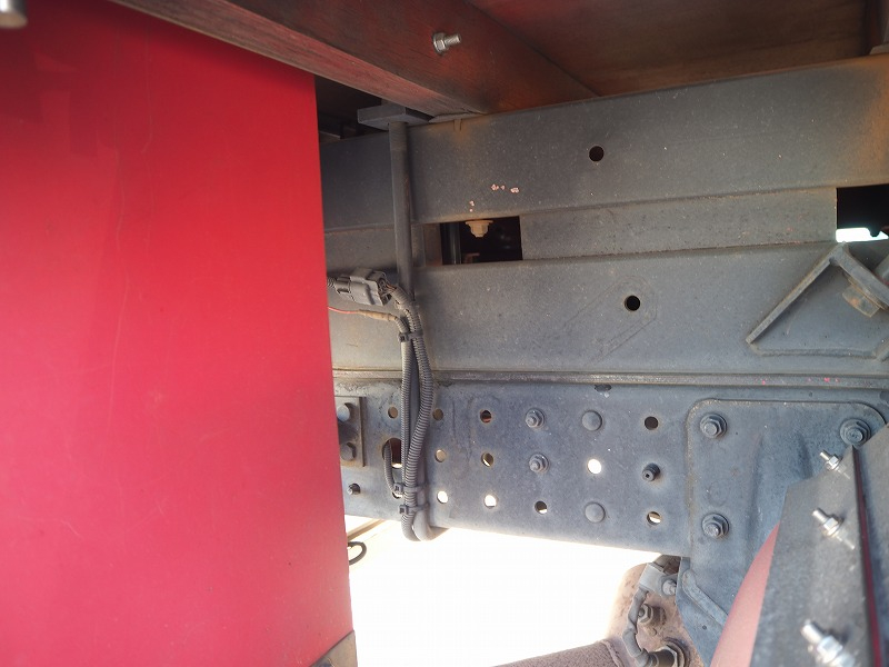 三菱ふそうキャンター10尺アルミブロック造り平ボディ|中古トラックの販売・買取・査定のアイナビ