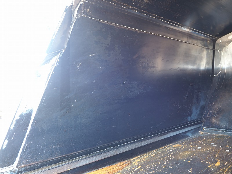 ファイター塵芥車新明和製10.2立米プレス式パッカー 計量器|中古トラックの販売・買取・査定のアイナビ