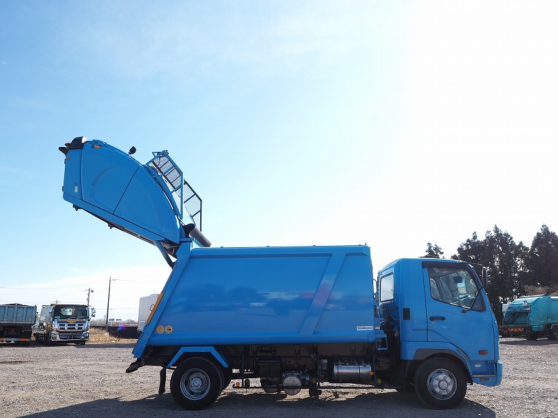 ファイター塵芥車新明和製10.2立米プレス式パッカー 計量器|中古トラックの販売・買取・査定のアイナビ