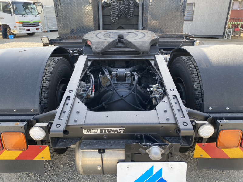 H30年式、ギガ、トラクタ|中古トラックの販売・買取・査定のアイナビ