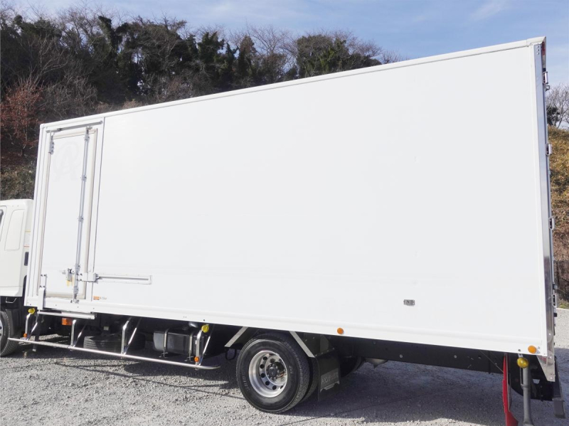 積載2.9tワイド低温冷蔵冷凍|中古トラックの販売・買取・査定のアイナビ