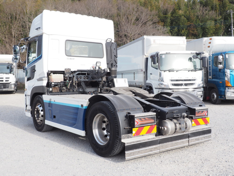 UDトラックス トラクタ クオン|中古トラックの販売・買取・査定のアイナビ