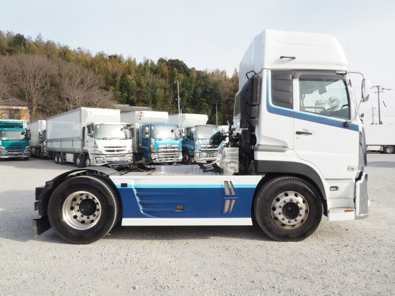 UDトラックス トラクタ クオン|中古トラックの販売・買取・査定のアイナビ