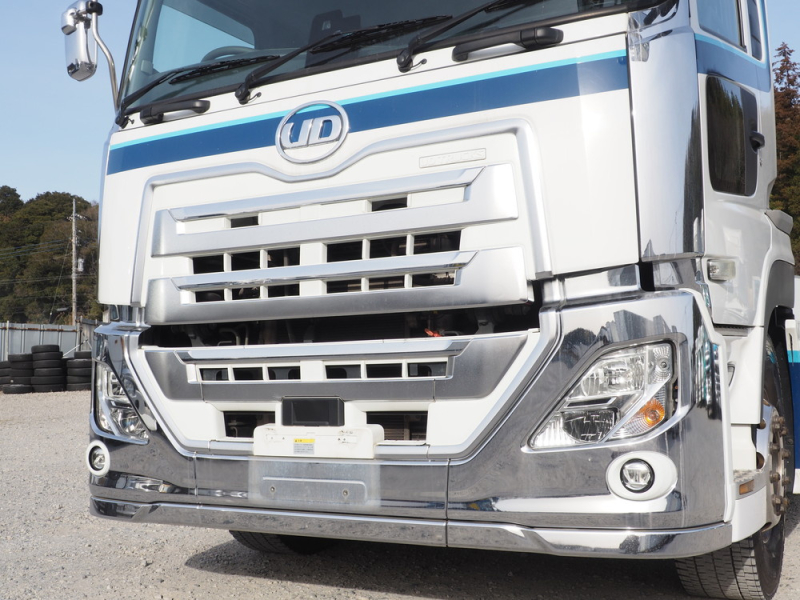 UDトラックス トラクタ クオン|中古トラックの販売・買取・査定のアイナビ