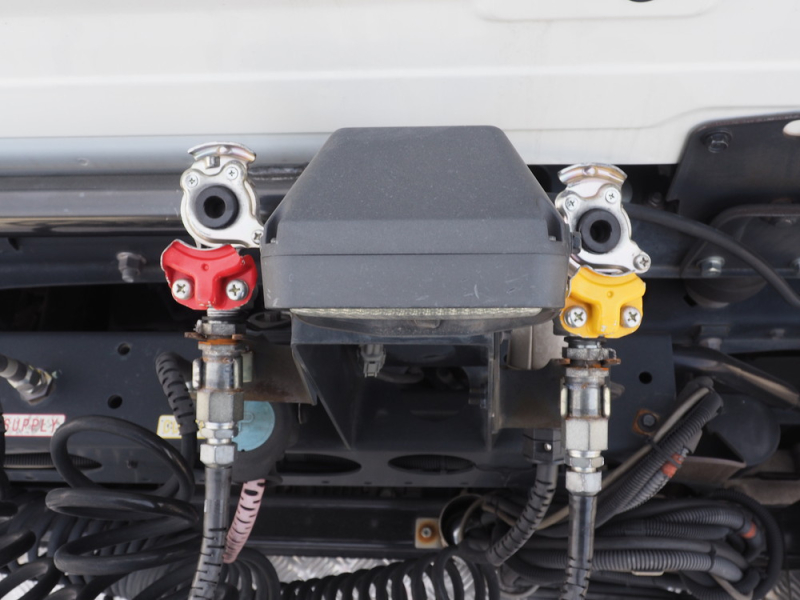 UDトラックス トラクタ クオン|中古トラックの販売・買取・査定のアイナビ