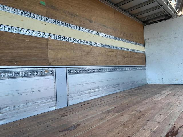 日野 プロフィア|中古トラックの販売・買取・査定のアイナビ