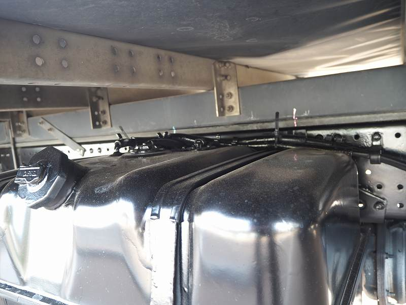 いすゞエルフワイド超ロングアルミバン跳ね上げパワーゲート|中古トラックの販売・買取・査定のアイナビ