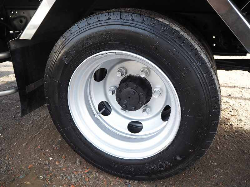 いすゞエルフワイド超ロングアルミバン跳ね上げパワーゲート|中古トラックの販売・買取・査定のアイナビ