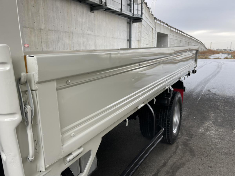 車検付平成25年エルフ4段ラジコンユニック23万キロ|中古トラックの販売・買取・査定のアイナビ