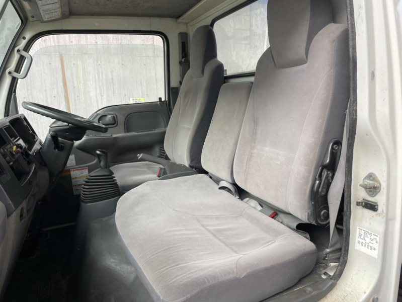 車検付平成25年エルフ4段ラジコンユニック23万キロ|中古トラックの販売・買取・査定のアイナビ