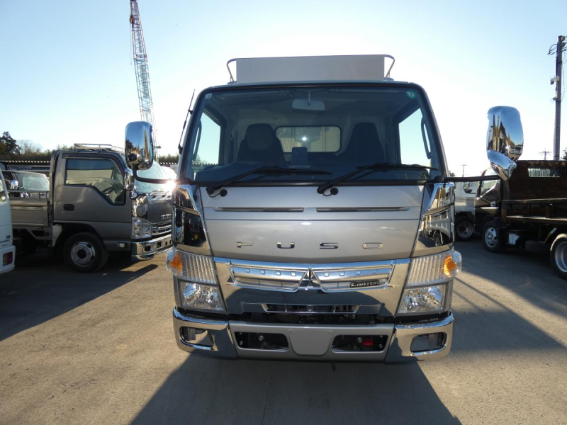 H30 2トン　5速マニュアル　平ボディ|中古トラックの販売・買取・査定のアイナビ