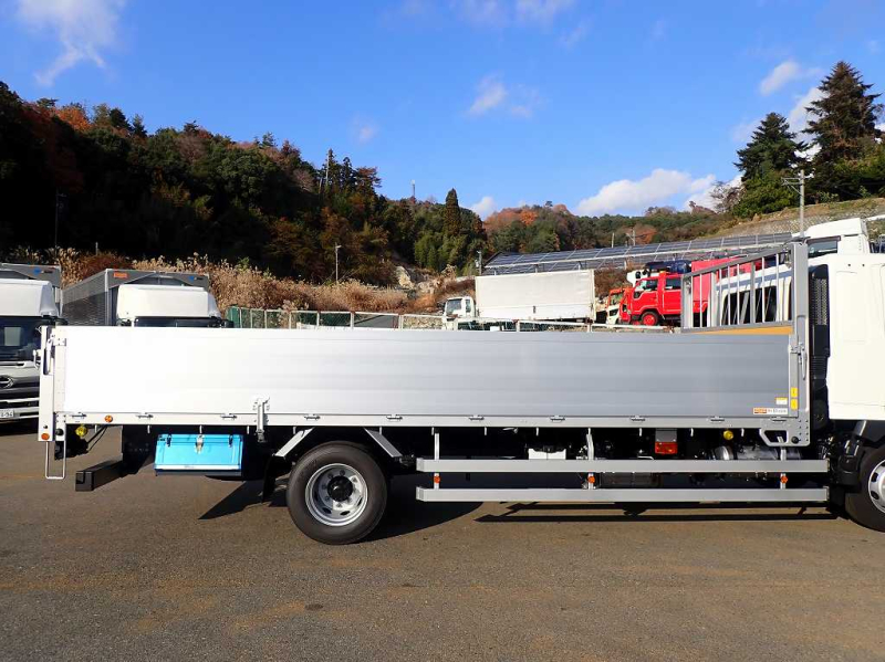 増t 8.5t アルミ平 L6200 ワイド 240PS 6速 リーフサス|中古トラックの販売・買取・査定のアイナビ