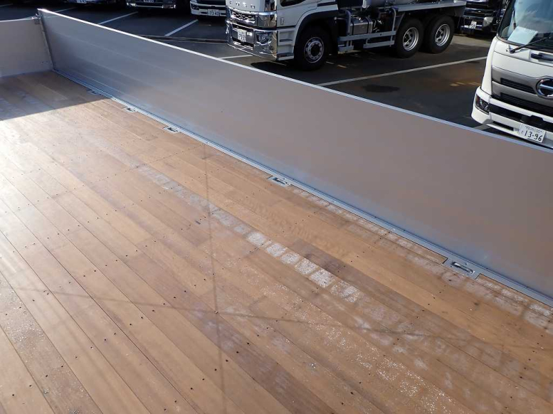 増t 8.5t アルミ平 L6200 ワイド 240PS 6速 リーフサス|中古トラックの販売・買取・査定のアイナビ