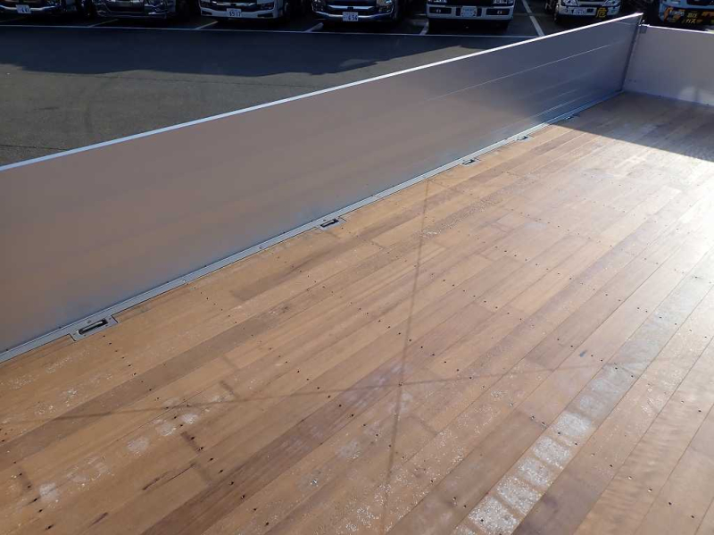 増t 8.5t アルミ平 L6200 ワイド 240PS 6速 リーフサス|中古トラックの販売・買取・査定のアイナビ