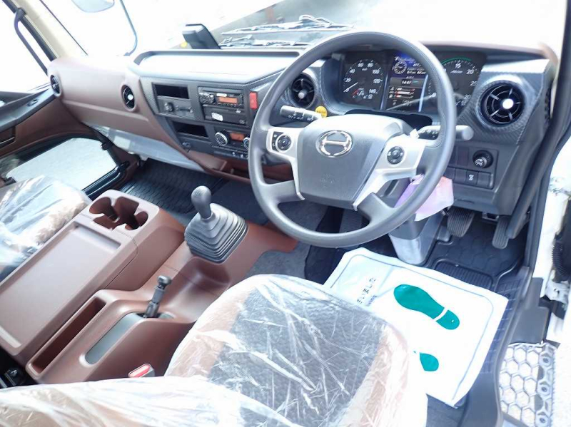 増t 8.5t アルミ平 L6200 ワイド 240PS 6速 リーフサス|中古トラックの販売・買取・査定のアイナビ