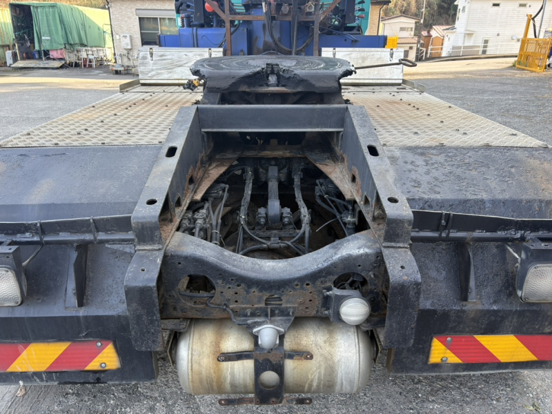 H24年式、クオン、クレーン付きトラクタ|中古トラックの販売・買取・査定のアイナビ