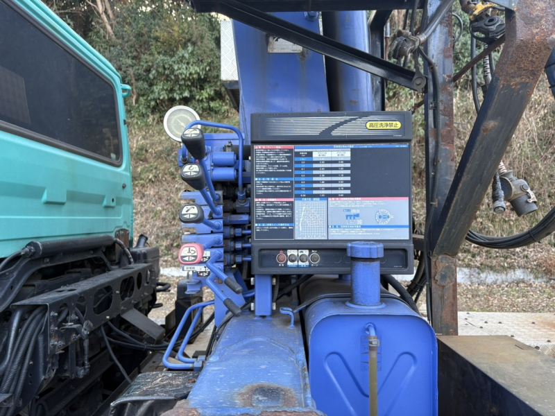 H24年式、クオン、クレーン付きトラクタ|中古トラックの販売・買取・査定のアイナビ