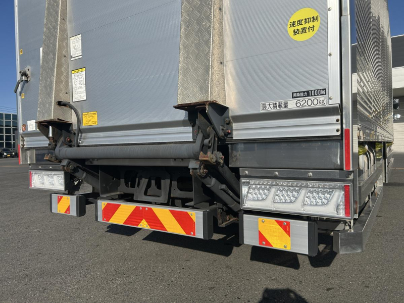 日野レンジャー 冷蔵冷凍車 ▲5℃設定 跳ね上げゲート|中古トラックの販売・買取・査定のアイナビ