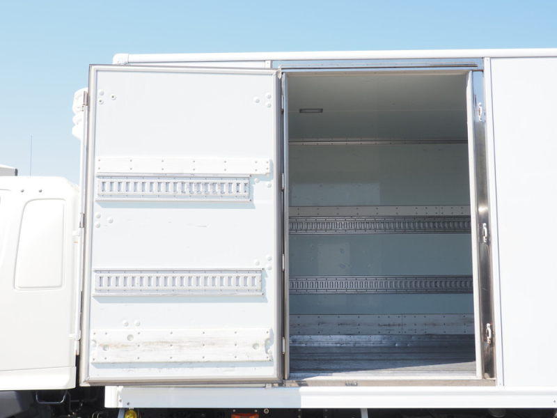 日野 冷凍バン レンジャー|中古トラックの販売・買取・査定のアイナビ