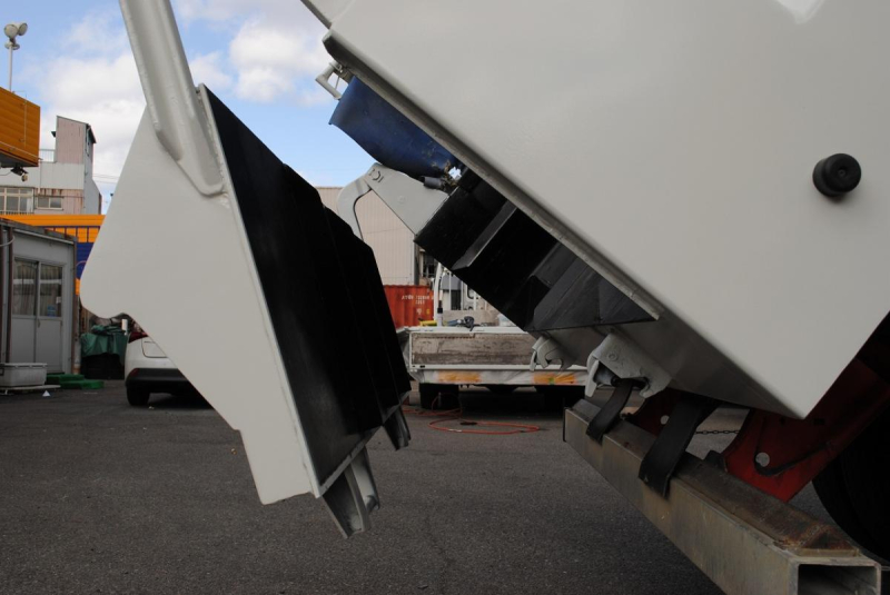 H26 ギガ ダンプ 積載9.1|中古トラックの販売・買取・査定のアイナビ