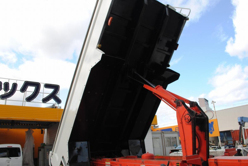 H26 ギガ ダンプ 積載9.1|中古トラックの販売・買取・査定のアイナビ