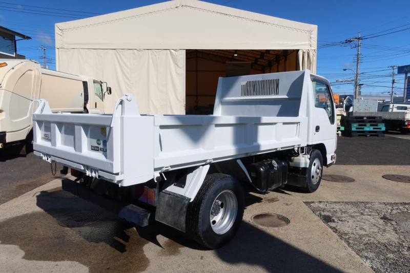 高床ダンプ 積載3000kg 新明和製|中古トラックの販売・買取・査定のアイナビ