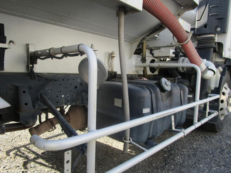 4.5KL 3室 消防書類有り|中古トラックの販売・買取・査定のアイナビ