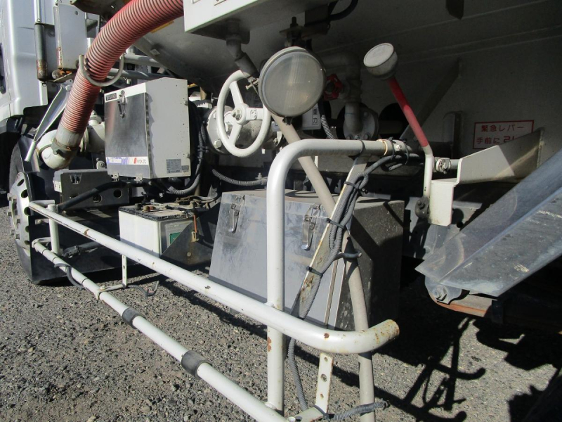 4.5KL 3室 消防書類有り|中古トラックの販売・買取・査定のアイナビ