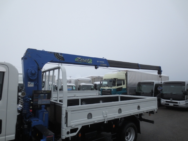 いすゞエルフ3段ラジコンクレーン付|中古トラックの販売・買取・査定のアイナビ