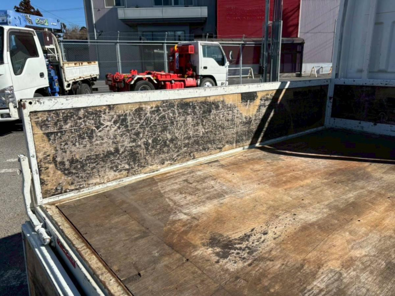 Wキャブ 10尺 リアWタイヤ ガソリン車|中古トラックの販売・買取・査定のアイナビ