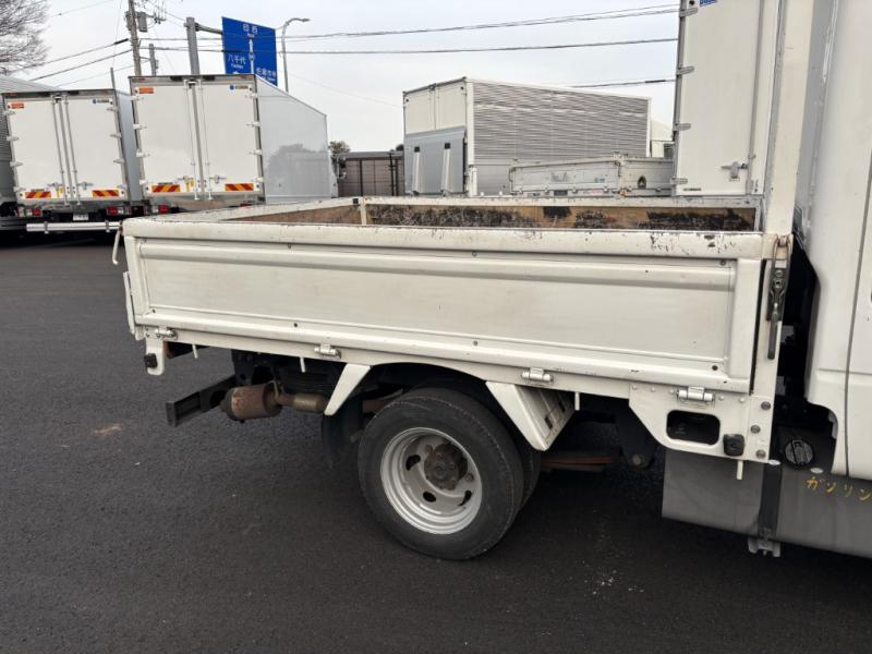 Wキャブ 10尺 リアWタイヤ ガソリン車|中古トラックの販売・買取・査定のアイナビ