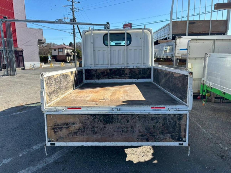 Wキャブ 10尺 リアWタイヤ ガソリン車|中古トラックの販売・買取・査定のアイナビ