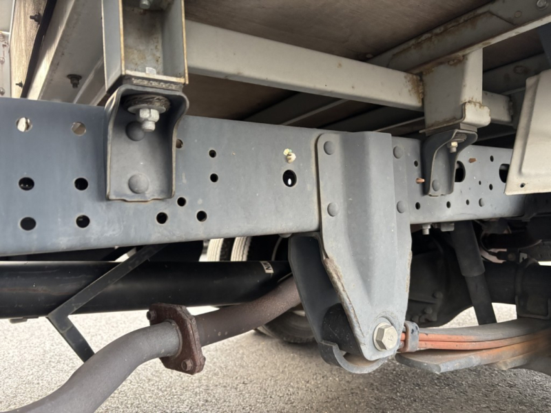 Wキャブ 10尺 リアWタイヤ ガソリン車|中古トラックの販売・買取・査定のアイナビ