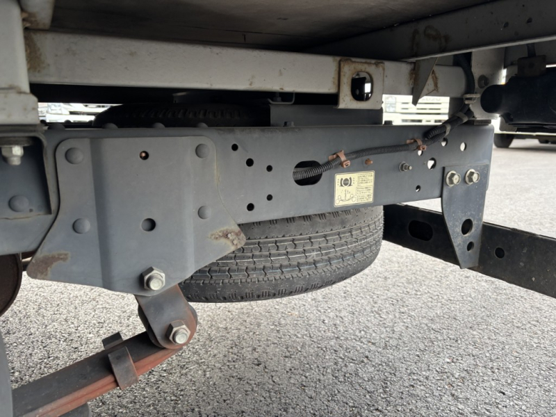 Wキャブ 10尺 リアWタイヤ ガソリン車|中古トラックの販売・買取・査定のアイナビ