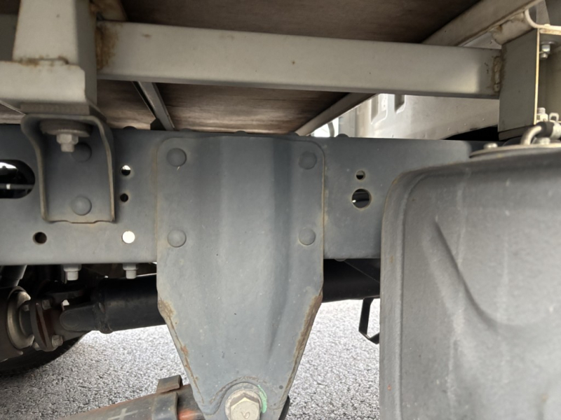 Wキャブ 10尺 リアWタイヤ ガソリン車|中古トラックの販売・買取・査定のアイナビ