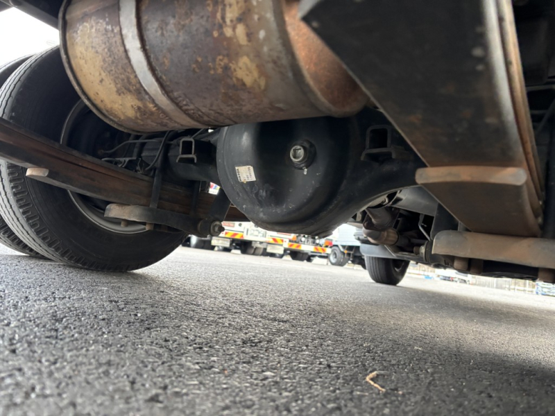 Wキャブ 10尺 リアWタイヤ ガソリン車|中古トラックの販売・買取・査定のアイナビ