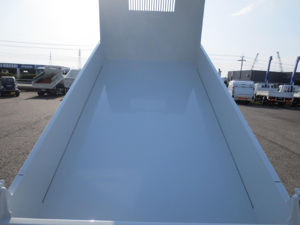 三菱キャンター全低床強化ダンプ|中古トラックの販売・買取・査定のアイナビ