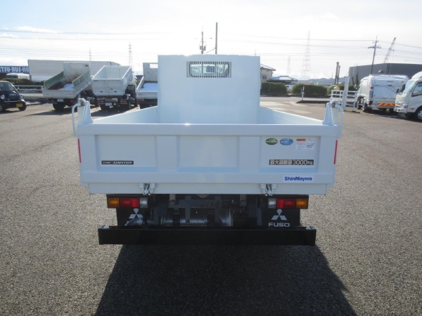 三菱キャンター全低床強化ダンプ|中古トラックの販売・買取・査定のアイナビ