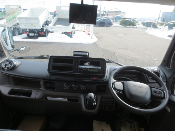 三菱キャンター全低床Wキャブ|中古トラックの販売・買取・査定のアイナビ