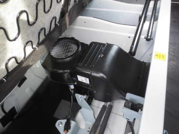 三菱キャンター全低床Wキャブ|中古トラックの販売・買取・査定のアイナビ