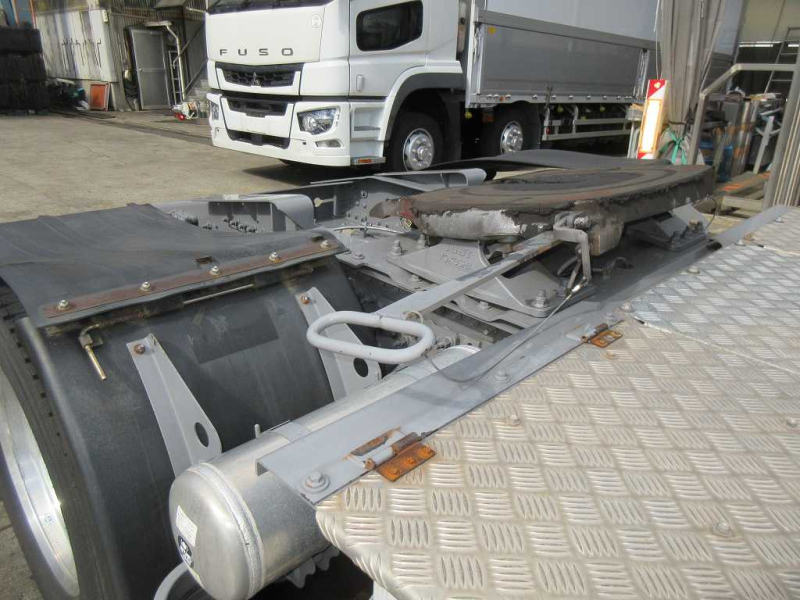 第五輪11.7トン2PGクオン標準ルーフトラクタ|中古トラックの販売・買取・査定のアイナビ