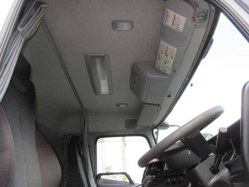 第五輪11.7トン2PGクオン標準ルーフトラクタ|中古トラックの販売・買取・査定のアイナビ