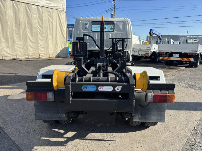 デュトロ 新明和製アームロール 4WD 積載3000kg|中古トラックの販売・買取・査定のアイナビ