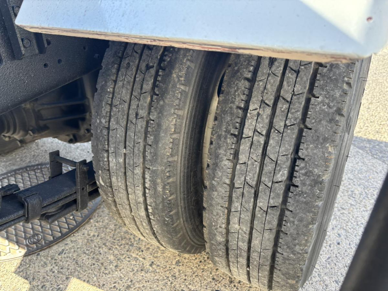 デュトロ 新明和製アームロール 4WD 積載3000kg|中古トラックの販売・買取・査定のアイナビ