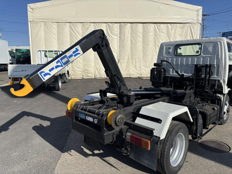 デュトロ 新明和製アームロール 4WD 積載3000kg|中古トラックの販売・買取・査定のアイナビ